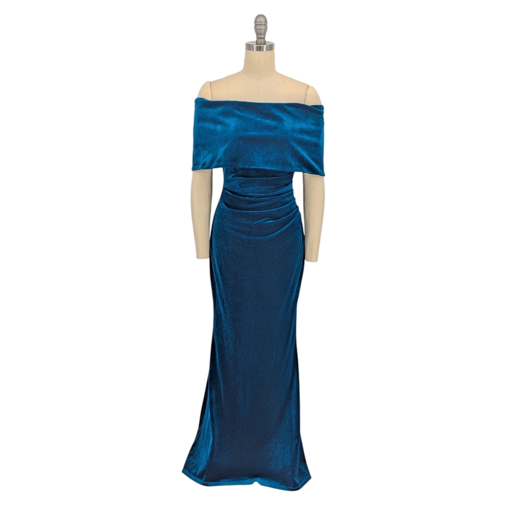 00619 Vince Camuto Off Shoulder Velvet Maxi Dress Green size 2 formal winter